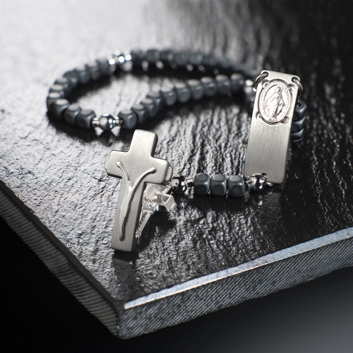 Rosalet modern bracelet with square hematite beads