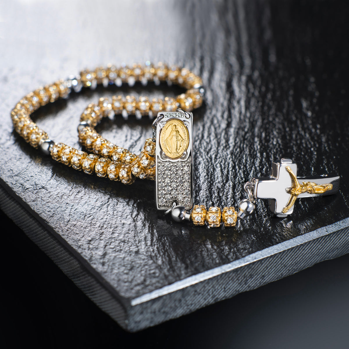 Luxury Rosalet bracelet with zircon pavé centerpiece and round Pater design